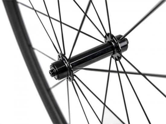 700C Clincher carbon wheels